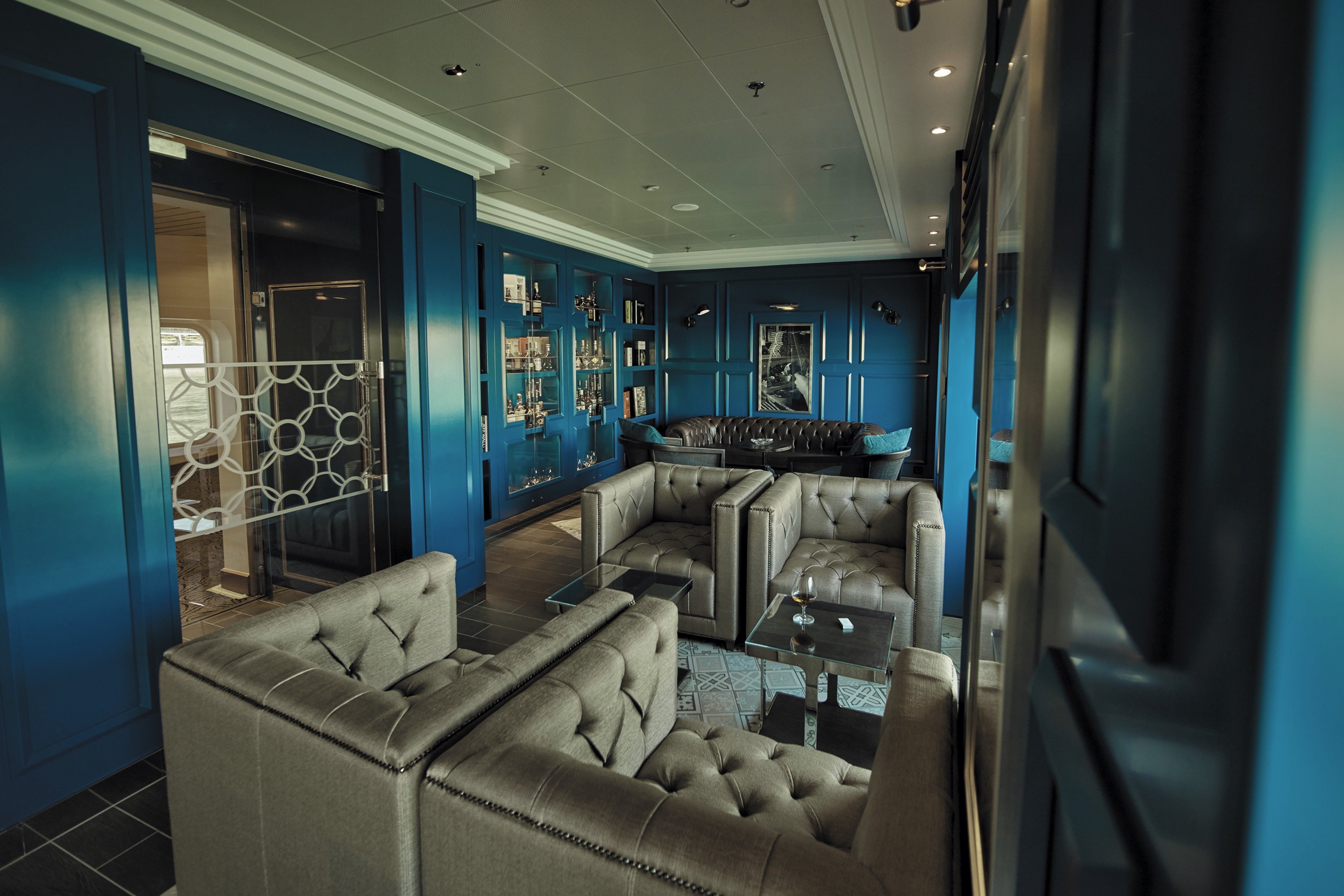 Seven Seas Voyager - Connoisseur Club